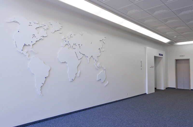 3D Weltkarte mit Standorten, Sulzer Hauptsitz in Winterthur, Interior Design von EightyNine, Agentur für Corporate Design und Grafik in St. Gallen, Schweiz