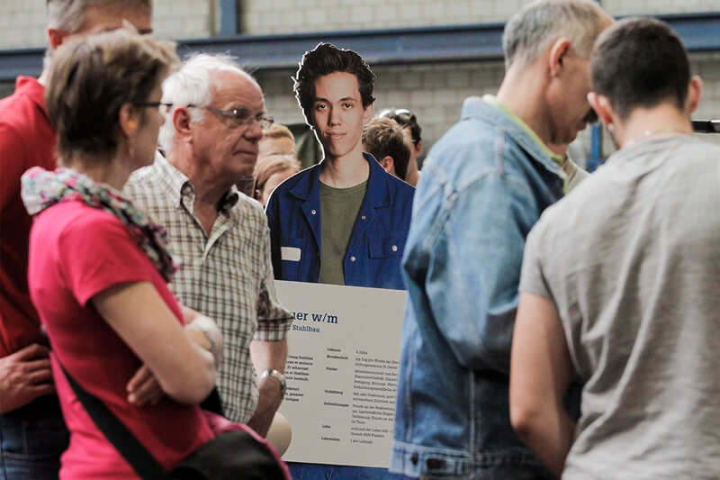 Beschilderung Ausbildung, Tag der offenen Tür, Aepli Stahl- und Metallbau Jubiläum, Event Design von EightyNine, Agentur für Corporate Design und Grafik in St. Gallen, Schweiz