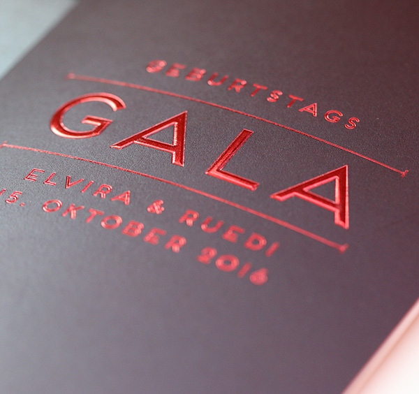 Geburtstags Gala Einladung, Veredelung durch Heissfolienprägung, EightyNine, Agentur für Corporate Design und Grafik in St. Gallen, Schweiz