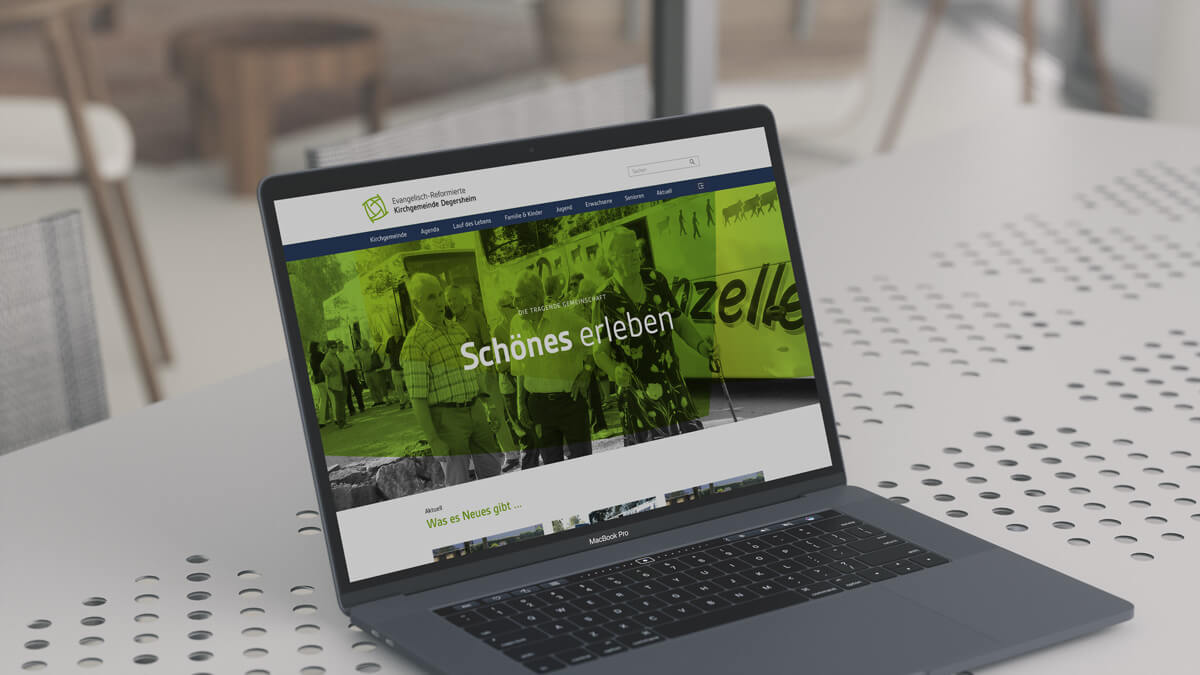 Laptop mit geöffneter Webseite, Evangelisch Reformierte Kirchgemeinde REF Degersheim, Erscheinungsbild von EightyNine, Agentur für Corporate Design und Grafik in St. Gallen, Schweiz